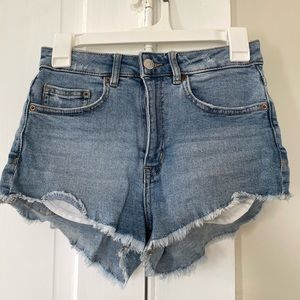 H&M Regular Waist Denim Shorts/ Size 4